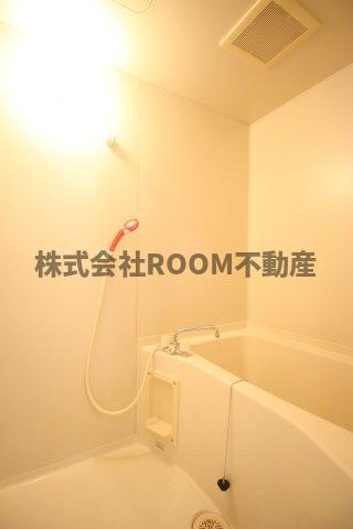 バス・シャワールーム　ゆったり過ごせるお風呂です