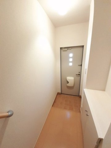 玄関　収納もある玄関です