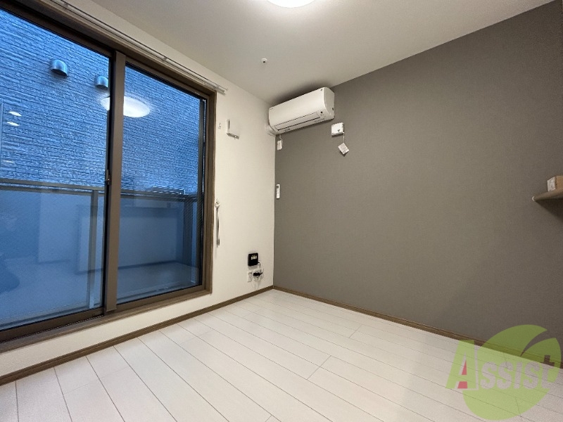 居室・リビング　こちら生活のメインとなります洋室になります。