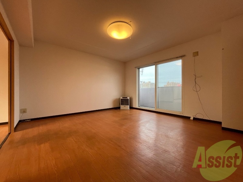 居室・リビング　広くてキレイなお部屋が広がっていて、充実した生活が送れそう。