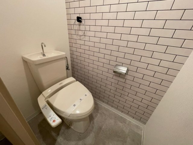 トイレ　同タイプ他部屋写真です。