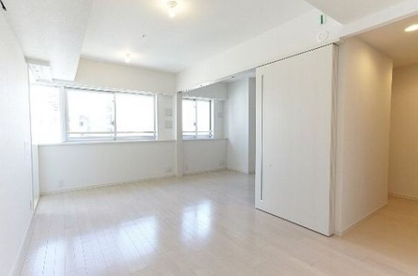 居室・リビング　☆明るい居間☆