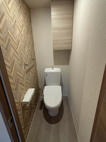 トイレ　☆温水洗浄・暖房便座付きトイレです☆
