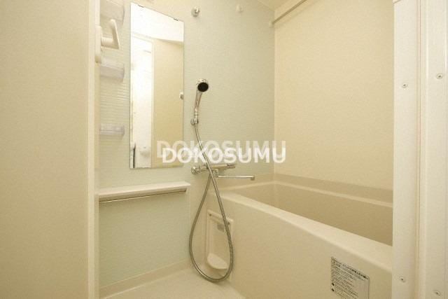 バス・シャワールーム　一日の疲れをやさしく癒やす、清潔感あふれるリラックスバス。
