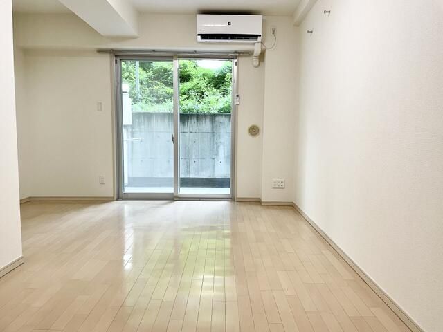 居室・リビング　別部屋の参考写真です。 ※現況優先となります。