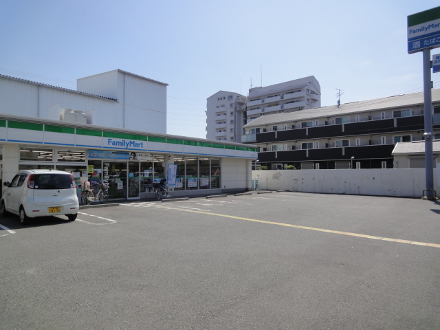 コンビニ　ファミリーマート堺中長尾町店（コンビニ）まで467m