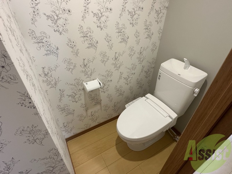 トイレ　こちらはトイレです。清潔感があり、安心して使用できます。