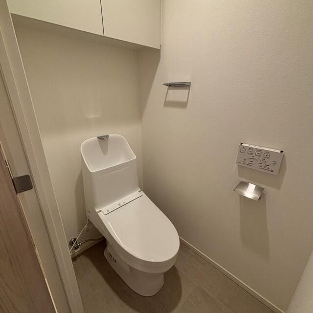 トイレ　※写真は同タイプ住戸です。