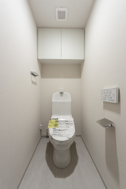 トイレ　※写真は同タイプ住戸です。