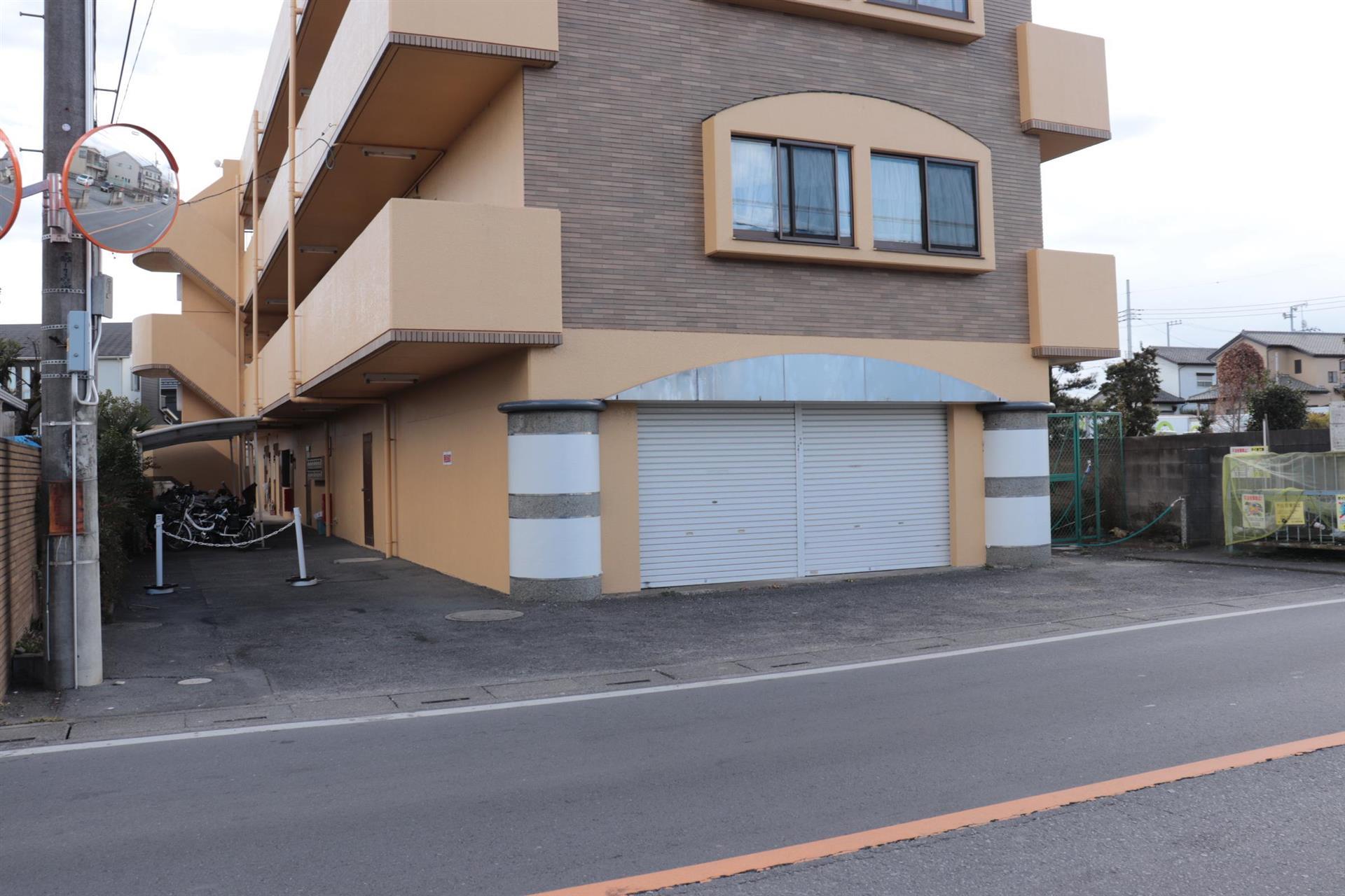 建物外観　エントランス