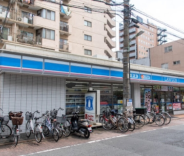 コンビニ　ローソン 蒲田駅東店（コンビニ）まで81m