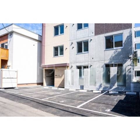 駐車場　詳細は、ウィンドワード中の島店までご相談下さい。