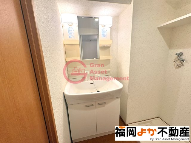 洗面設備　朝の身支度には欠かせない独立洗面化粧台
