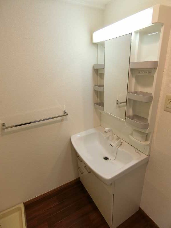 洗面設備　※同物件別部屋の写真