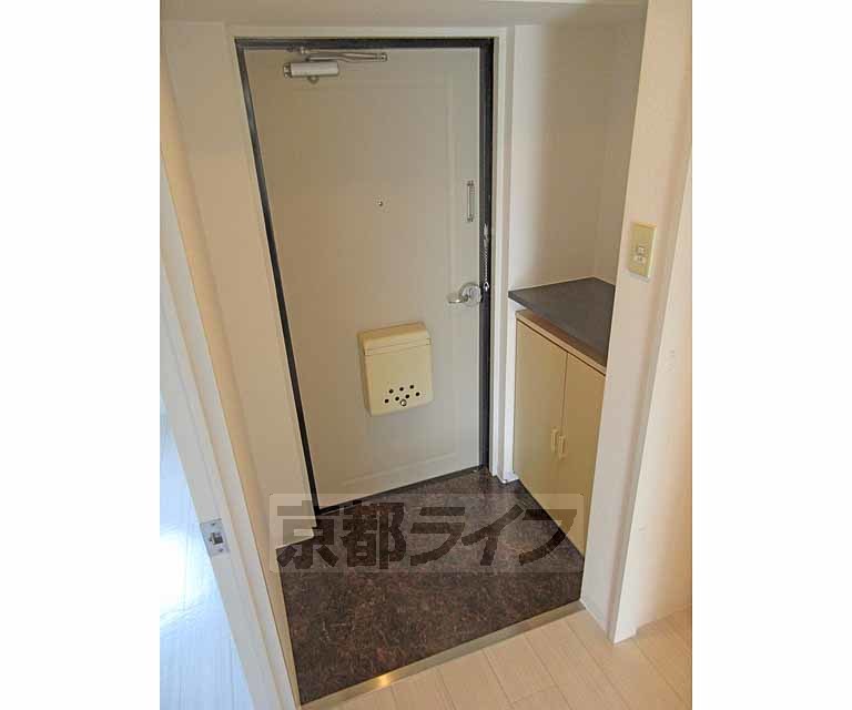 玄関　靴箱付きの広い玄関です
