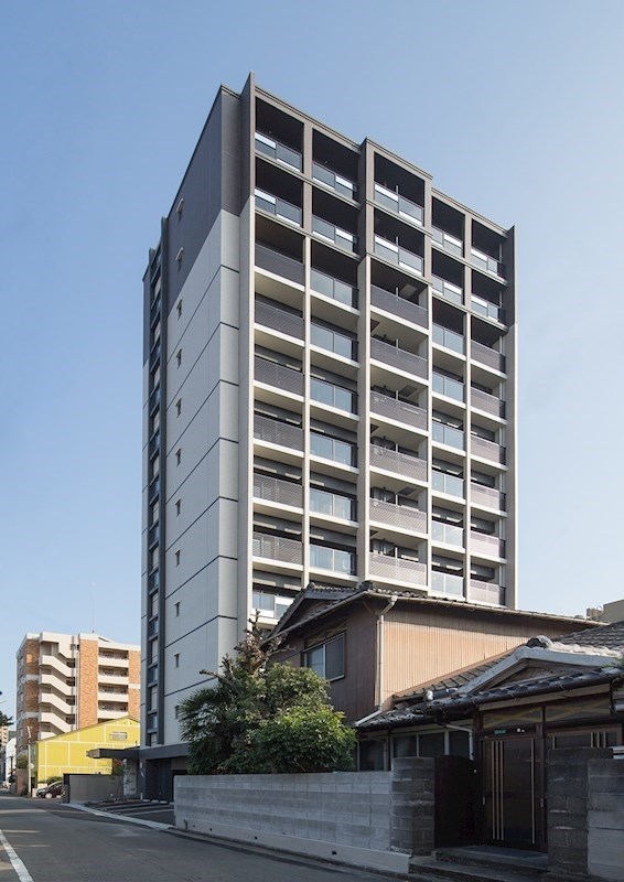 建物外観　JR南小倉駅まで徒歩2分の好立地です。