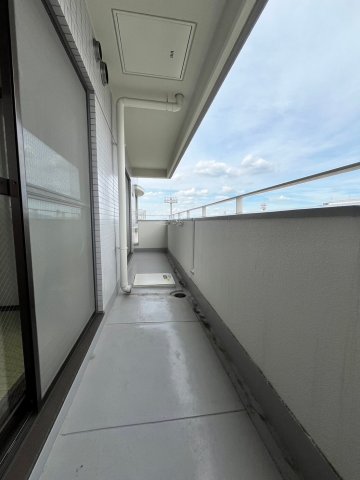 バルコニー　同物件、別号室の参考写真です。