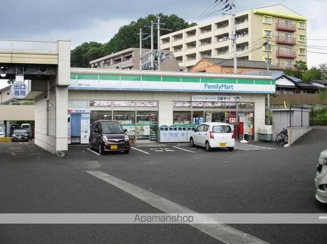 コンビニ　ファミリーマート堤町一丁目店（コンビニ）まで800m
