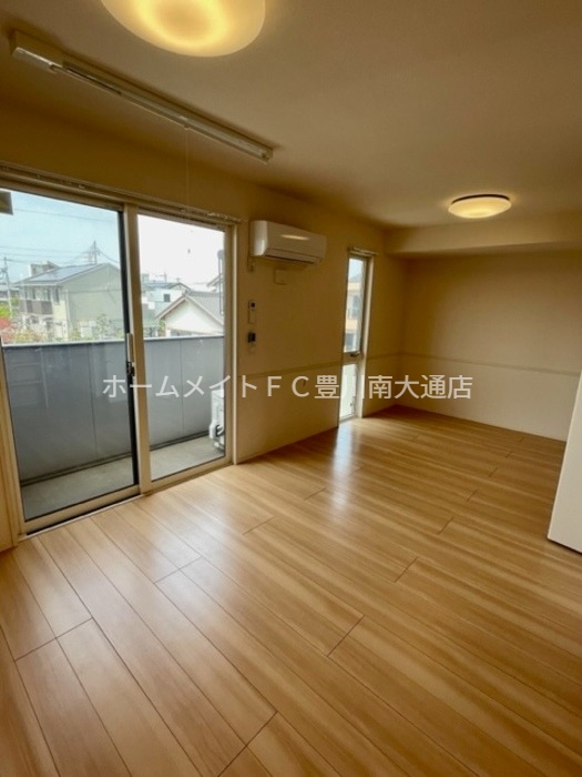 居室・リビング　同型別部屋写真