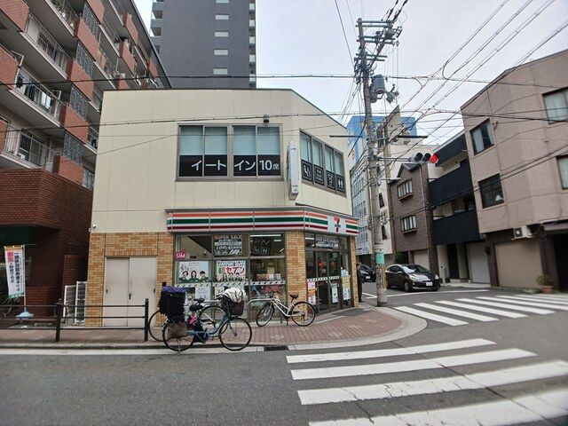 コンビニ　セブンイレブン日本橋東3丁目店（コンビニ）まで300m