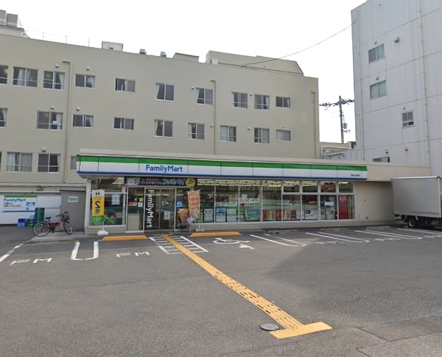 コンビニ　ファミリーマート 高知土居町店（コンビニ）まで576m