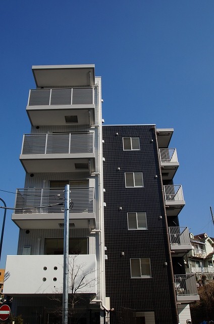 建物外観　「駅徒歩7分の便利なマンションです。」