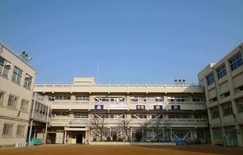 小学校　神戸市立和田岬小学校（小学校）まで321m