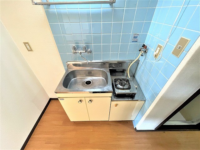 キッチン　同物件別部屋