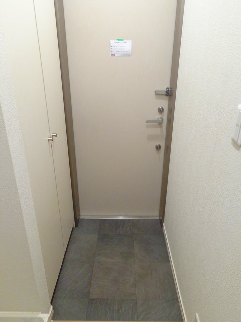 玄関　広々玄関