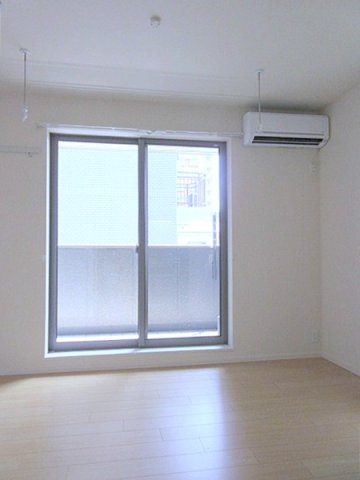 居室・リビング　開放感のあるゆったりとしたお部屋です♪