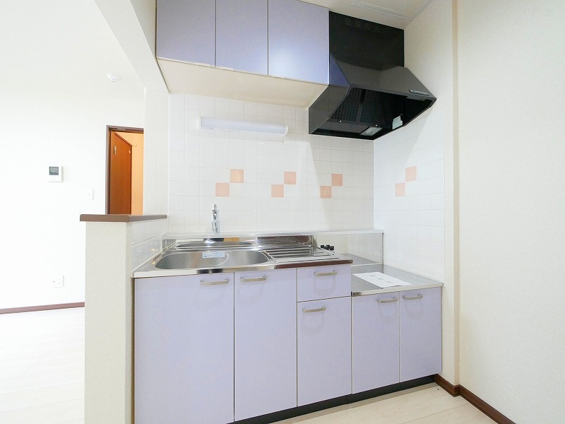 キッチン　独立キッチンは料理も掃除もしやすいです♪