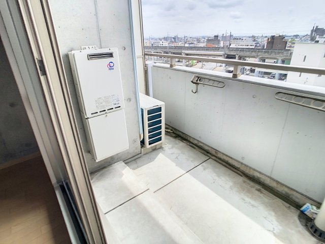 バルコニー　掲載写真は空室の別部屋を掲載しております。実際のお部屋と仕様