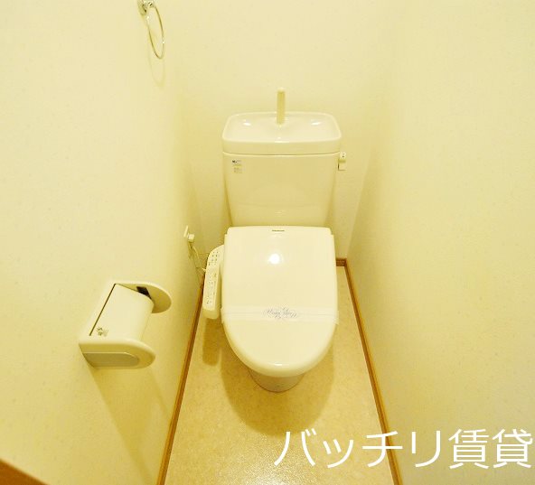 トイレ　別号室タイプの為、現状を優先いたします