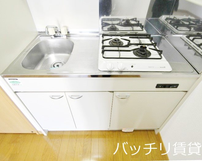 キッチン　別号室タイプの為、現状を優先いたします