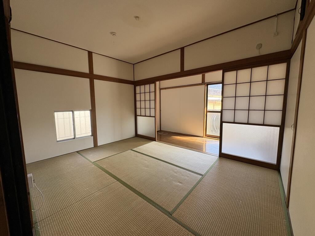 城野3丁目貸戸建の居間写真