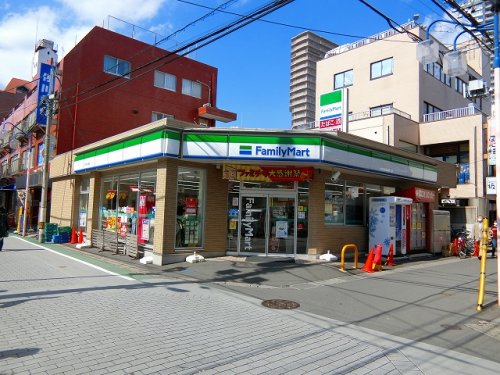コンビニ　ファミリーマート 市川南八幡店（コンビニ）まで125m