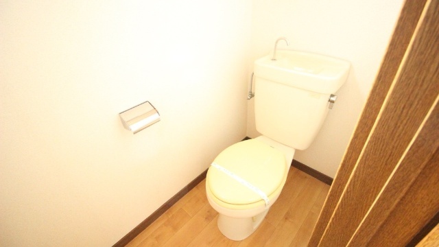 地下鉄今里筋線 清水駅 徒歩1分 5階建 築37年のトイレ写真