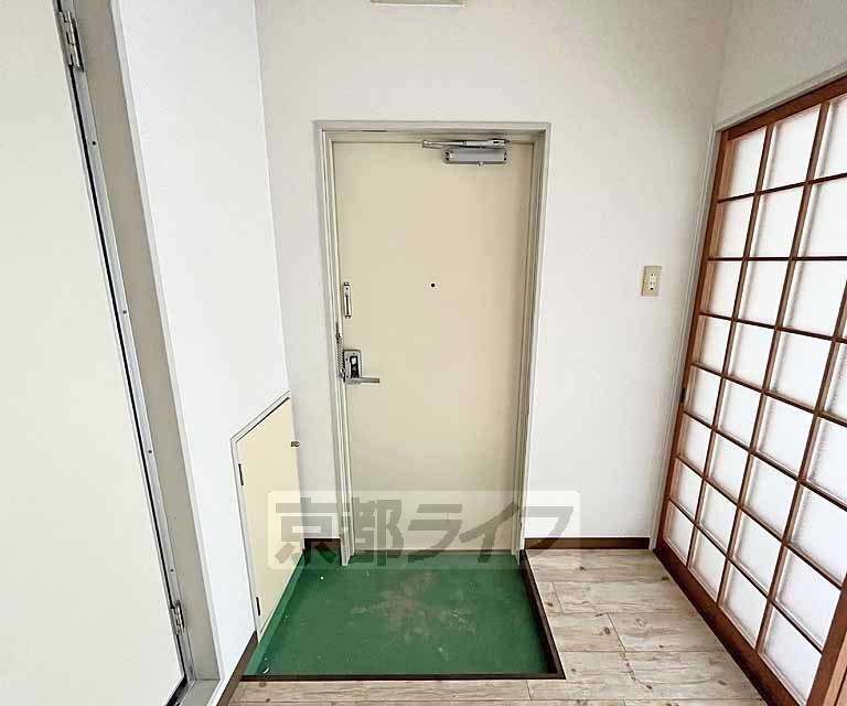 フラット6の玄関写真