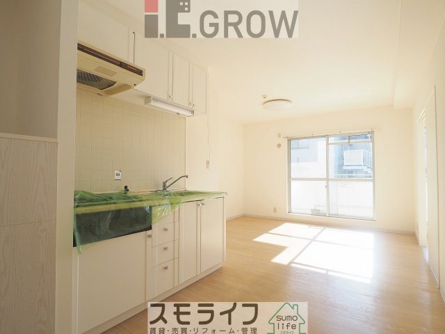 プレージュ本山の居間写真