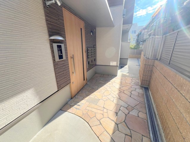 エントランス　綺麗なエントランスです。