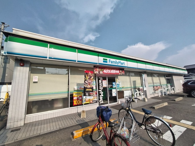 コンビニ　ファミリーマート　東大阪大蓮南四丁目店（コンビニ）まで74m