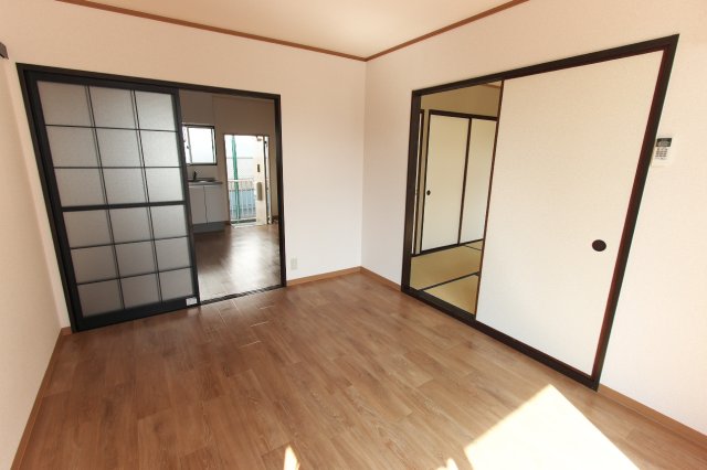 コーポシタサコの居間写真