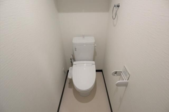 東京メトロ日比谷線 南千住駅 徒歩10分 4階建 築7年のトイレ写真