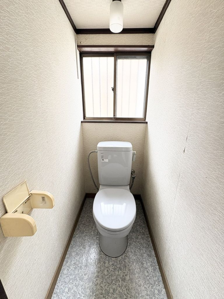 ＪＲ山陽本線 本郷駅 2階建 築41年の内装写真
