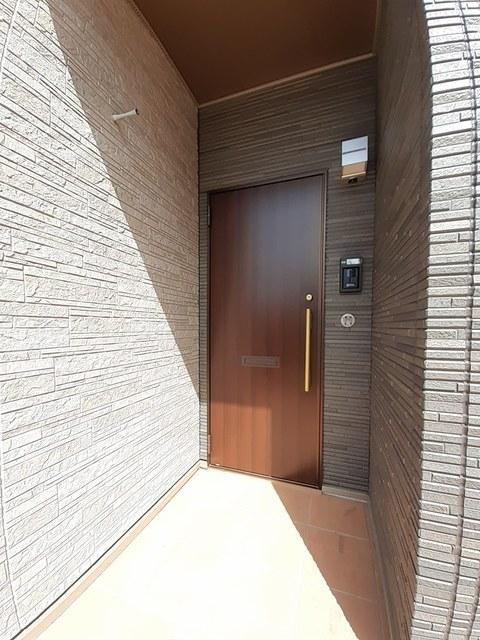 その他設備　玄関扉