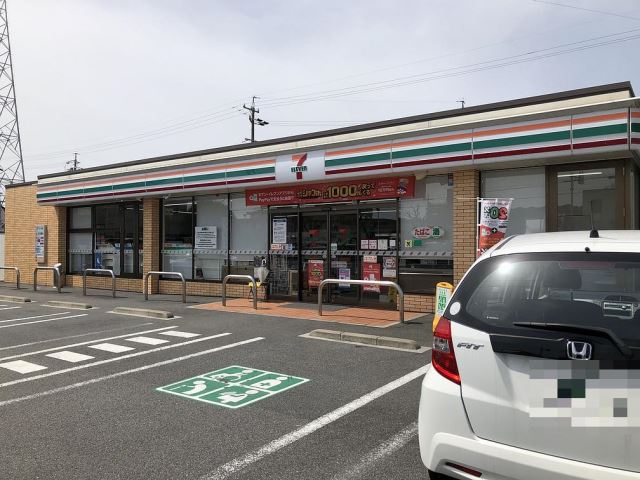 コンビニ　セブンイレブン（コンビニ）まで370m