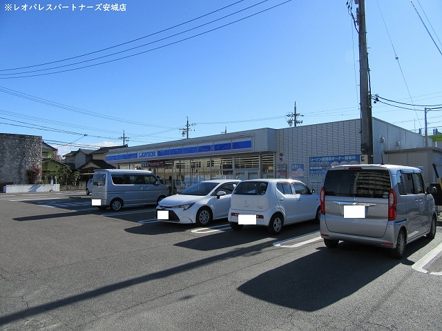 コンビニ　ローソン安城美園店（コンビニ）まで252m