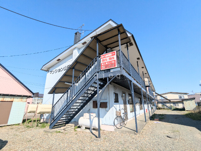 マンション山田の建物外観