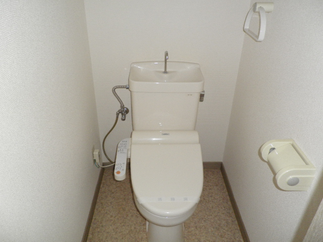 トイレ　ウォシュレット付き