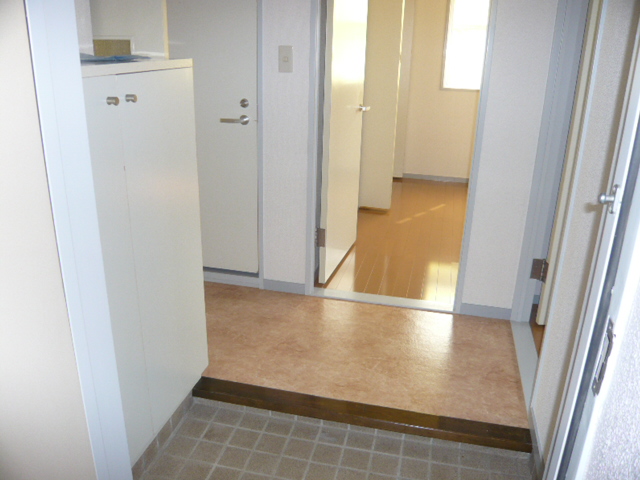 玄関　別の部屋の写真です